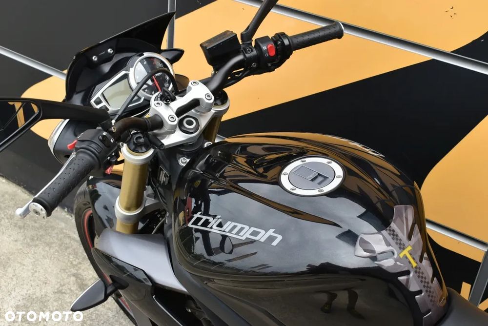 Triumph Street Triple - 12