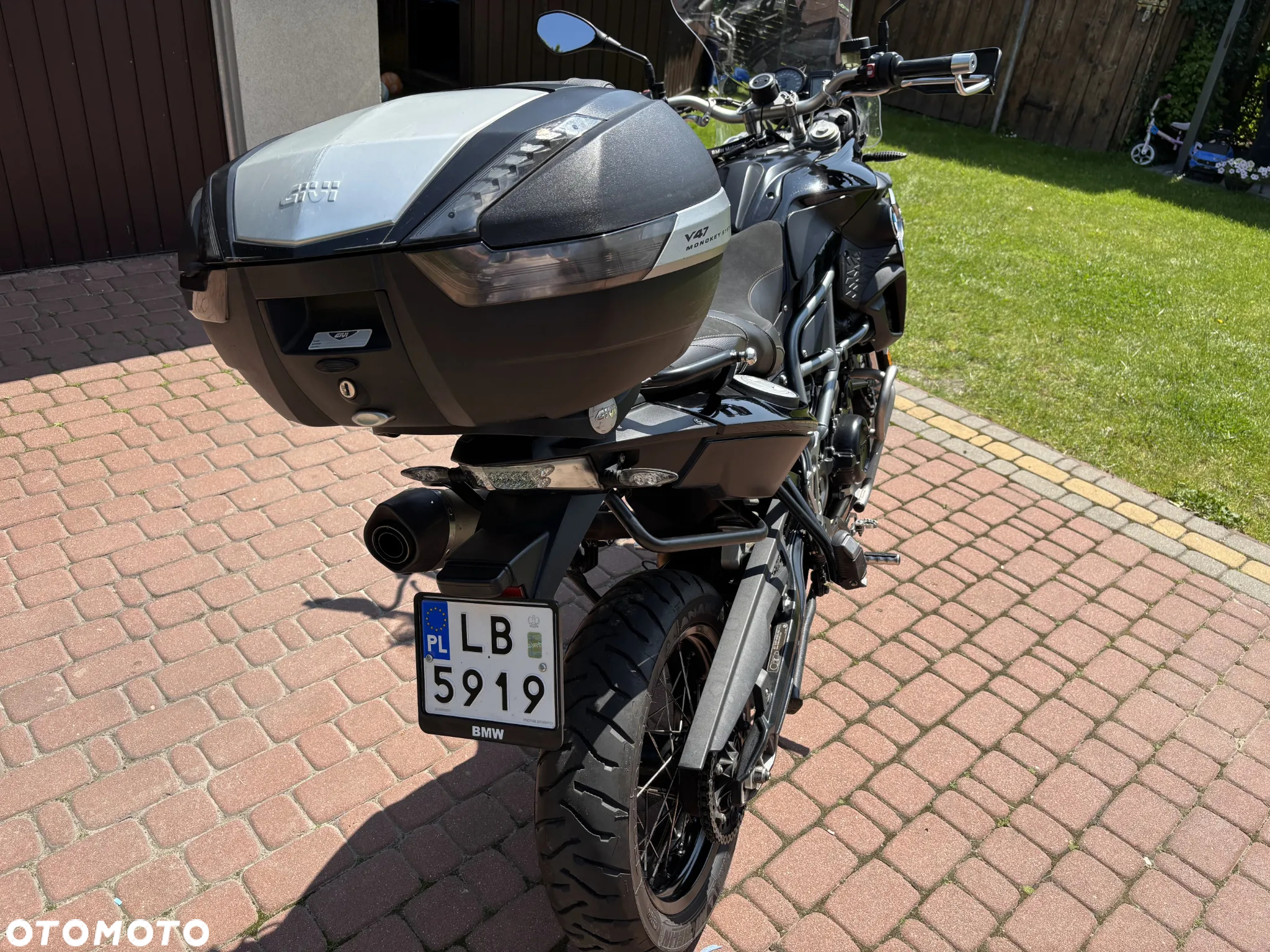 BMW F - 15