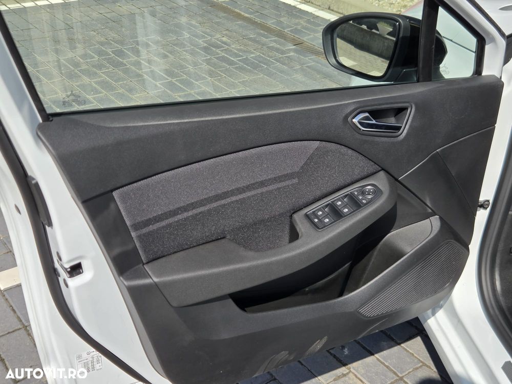 Renault Clio - 24