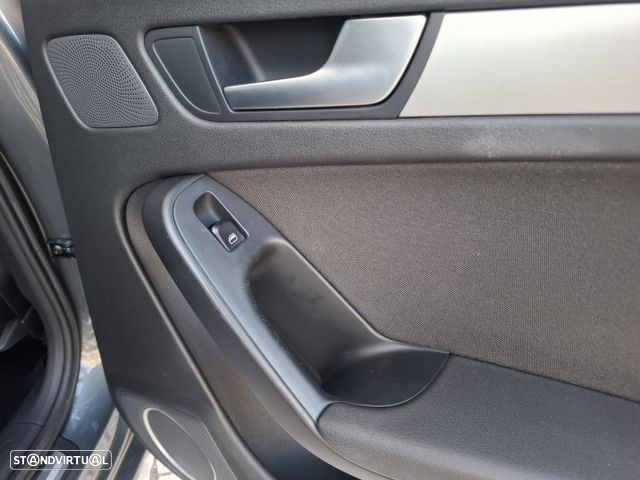 Audi A4 Avant 2.0 TDI Advance - 40