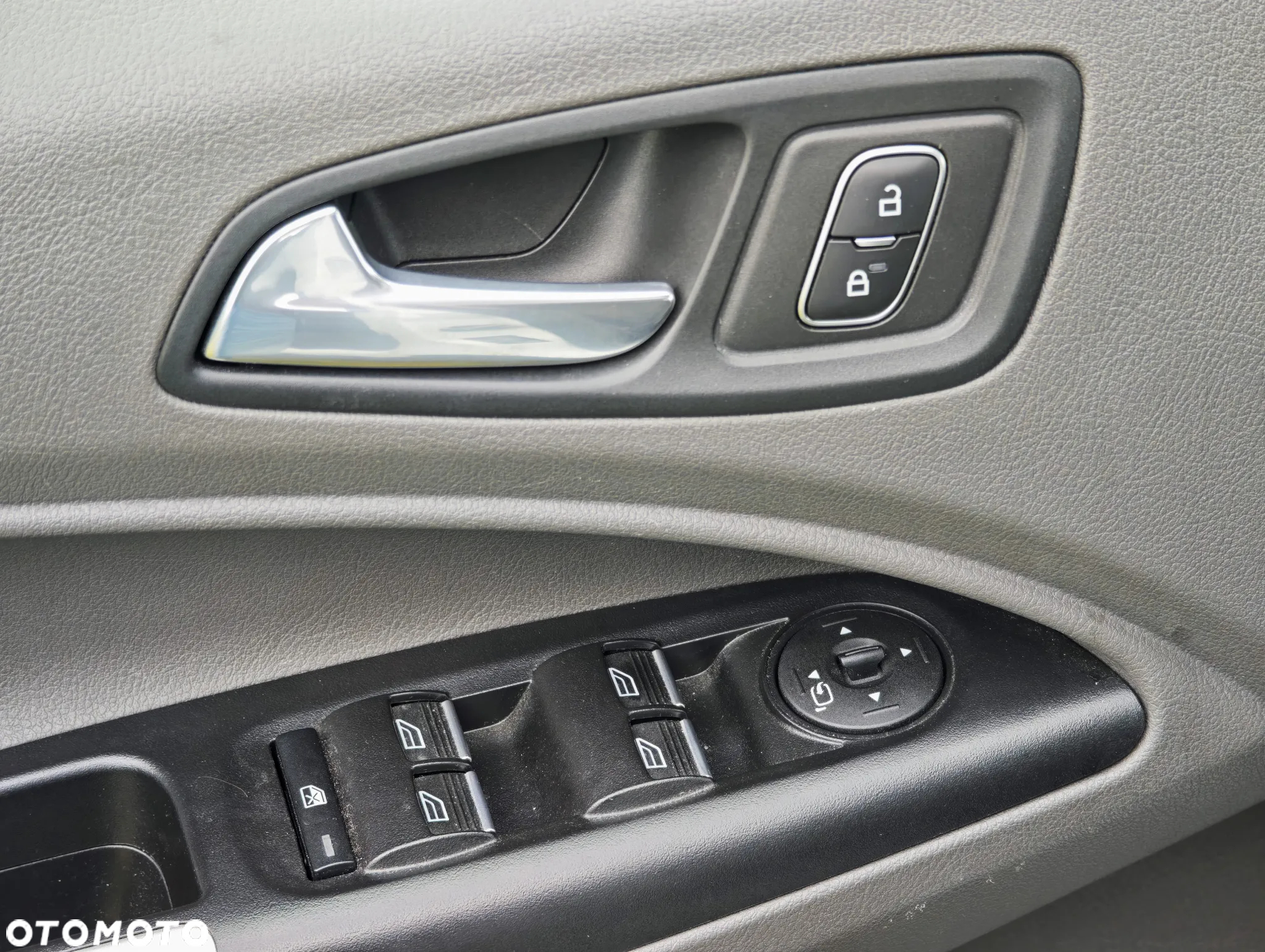 Ford Tourneo Connect 1.5 EcoBlue Active - 24