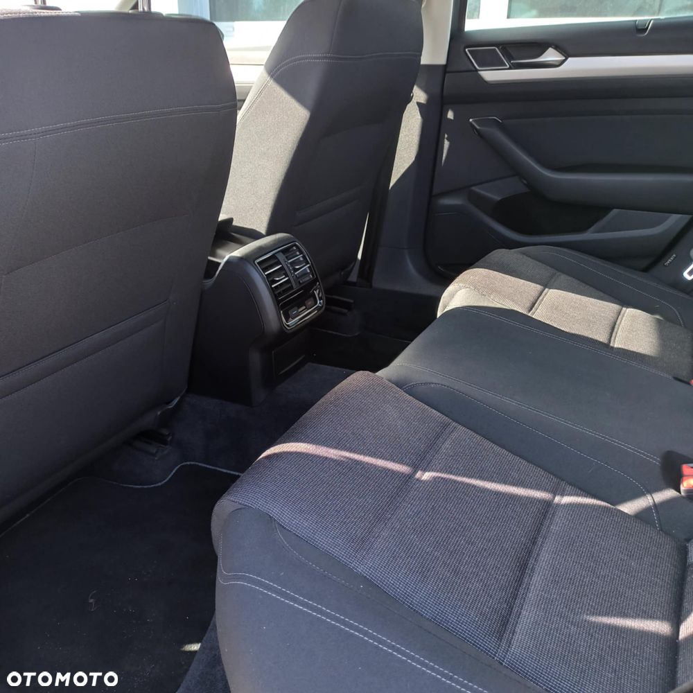 Volkswagen Passat 1.8 TSI BMT Comfortline - 10