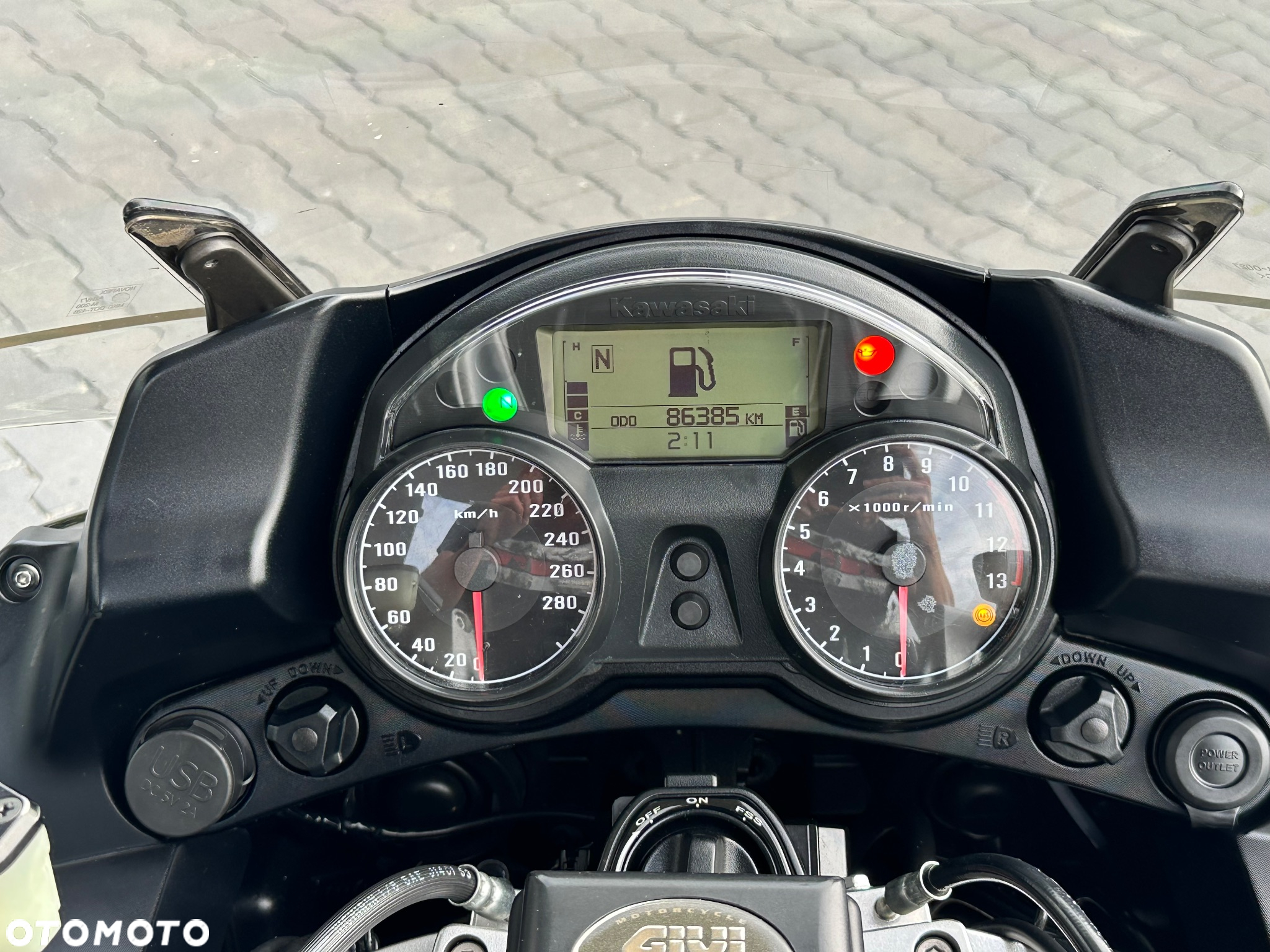 Kawasaki GTR - 23