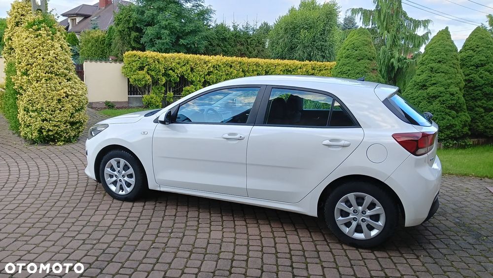 Kia Rio 1.2 Edition 7 - 10
