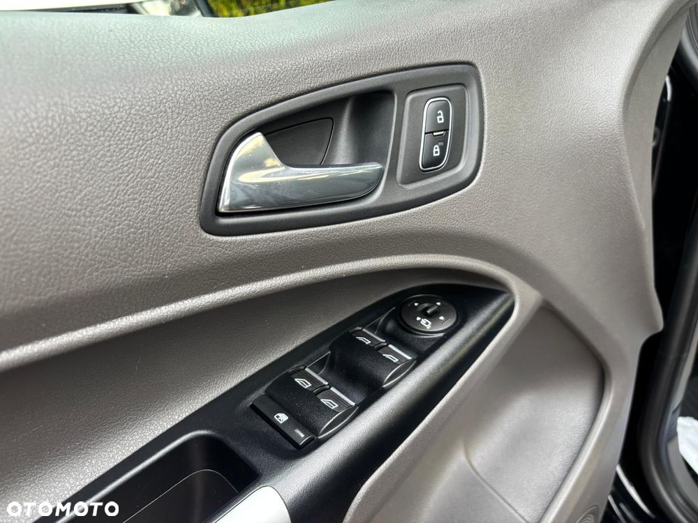 Ford Tourneo Connect Grand - 28