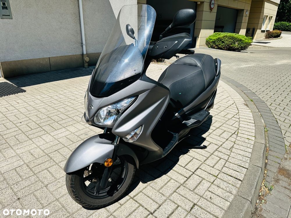 Suzuki Burgman - 12