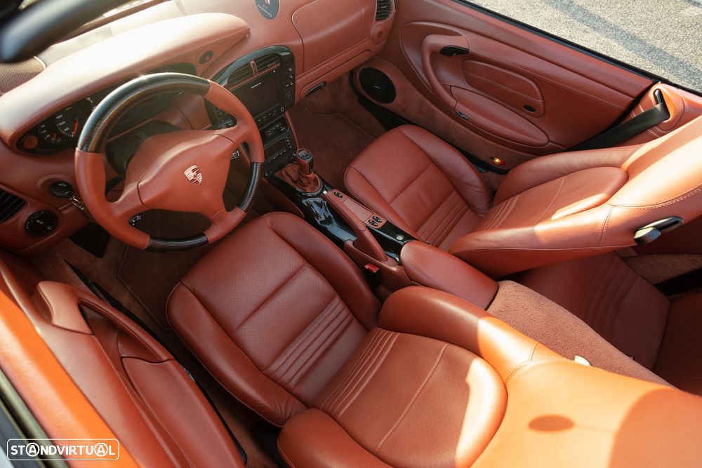 Porsche 911 (996) Carrera 4 Cabrio - 18
