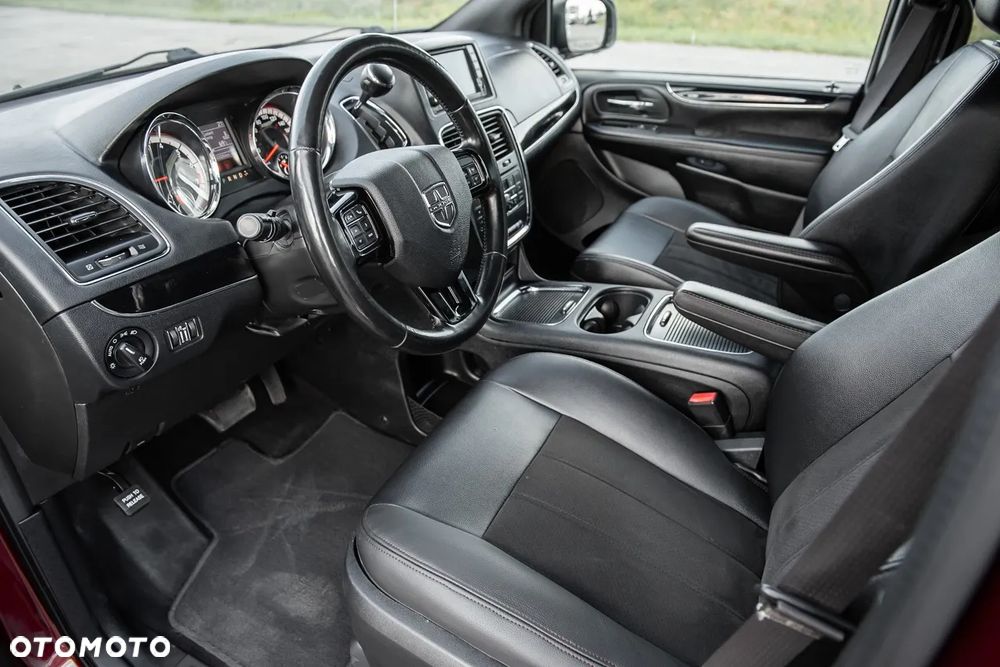 Dodge Grand Caravan 3.6 R/T - 15