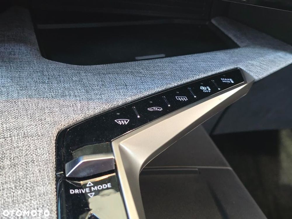 Peugeot 5008 1.2 PureTech mHEV GT S&S e-DCS6 - 22