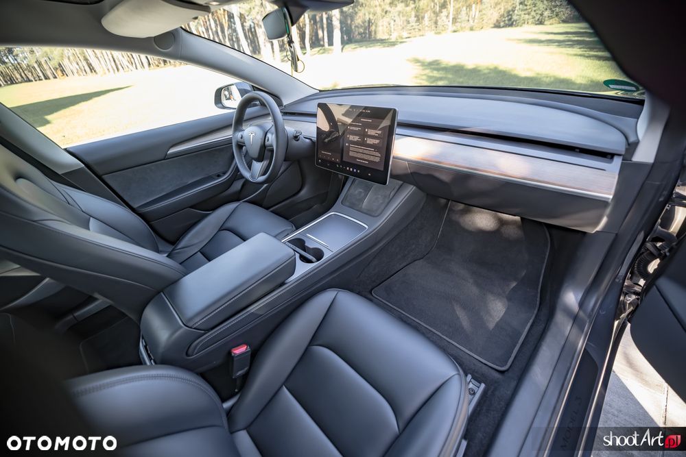 Tesla Model 3 - 9