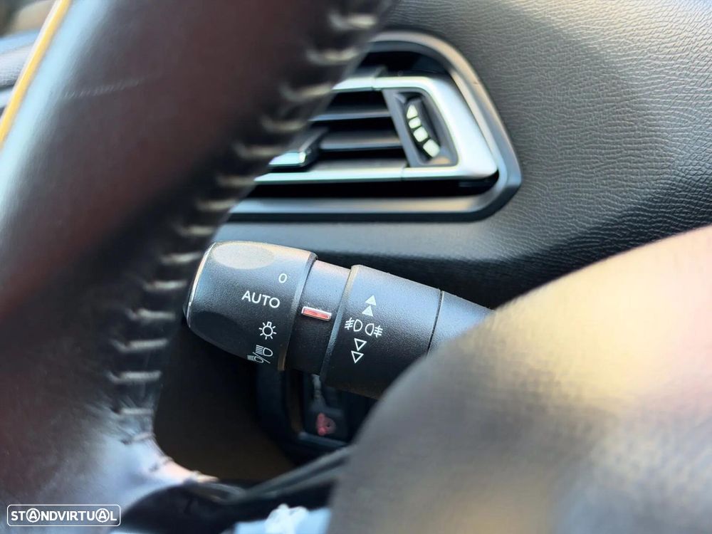 Peugeot 308 SW 1.5 BlueHDi Active J17 - 24