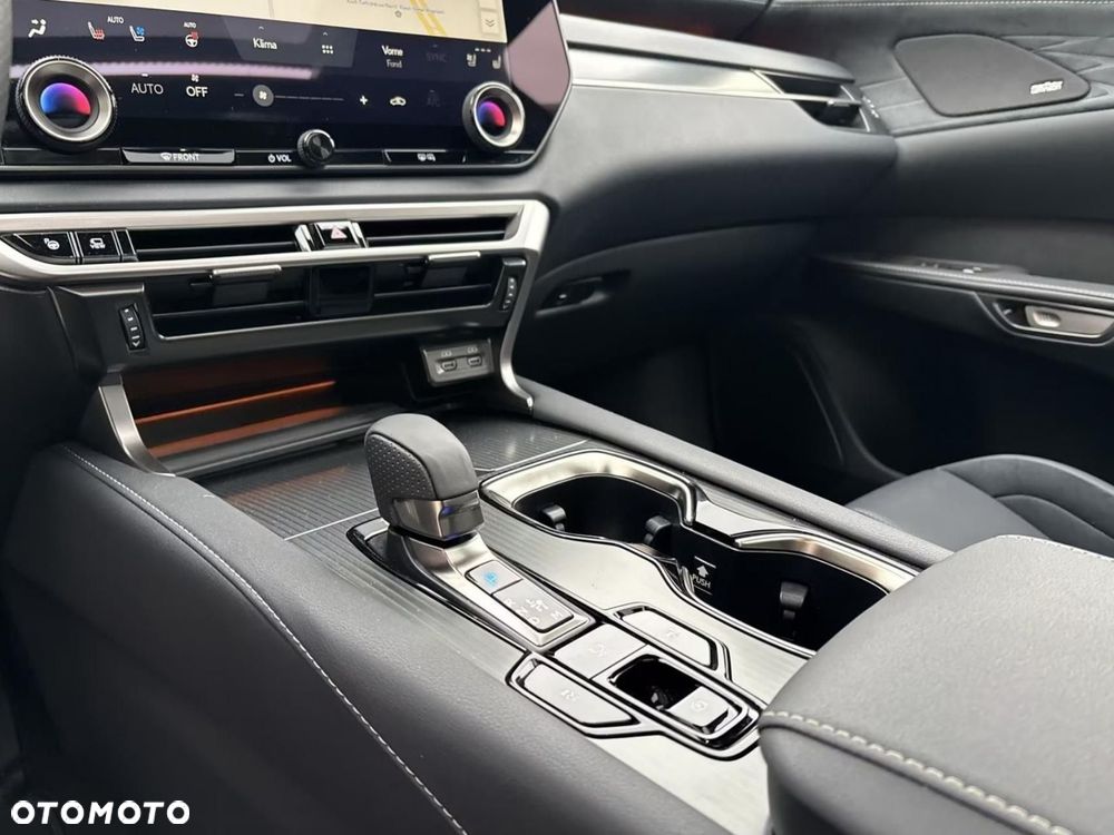 Lexus RX - 12