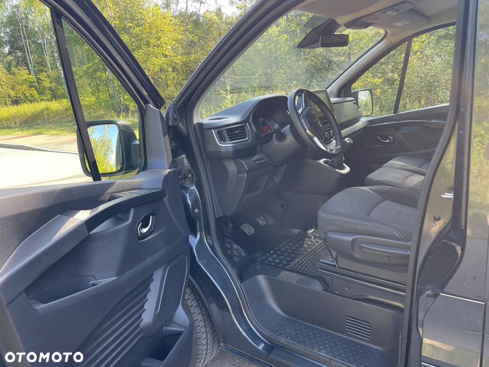 Renault Trafic 2.0 dCi - 9