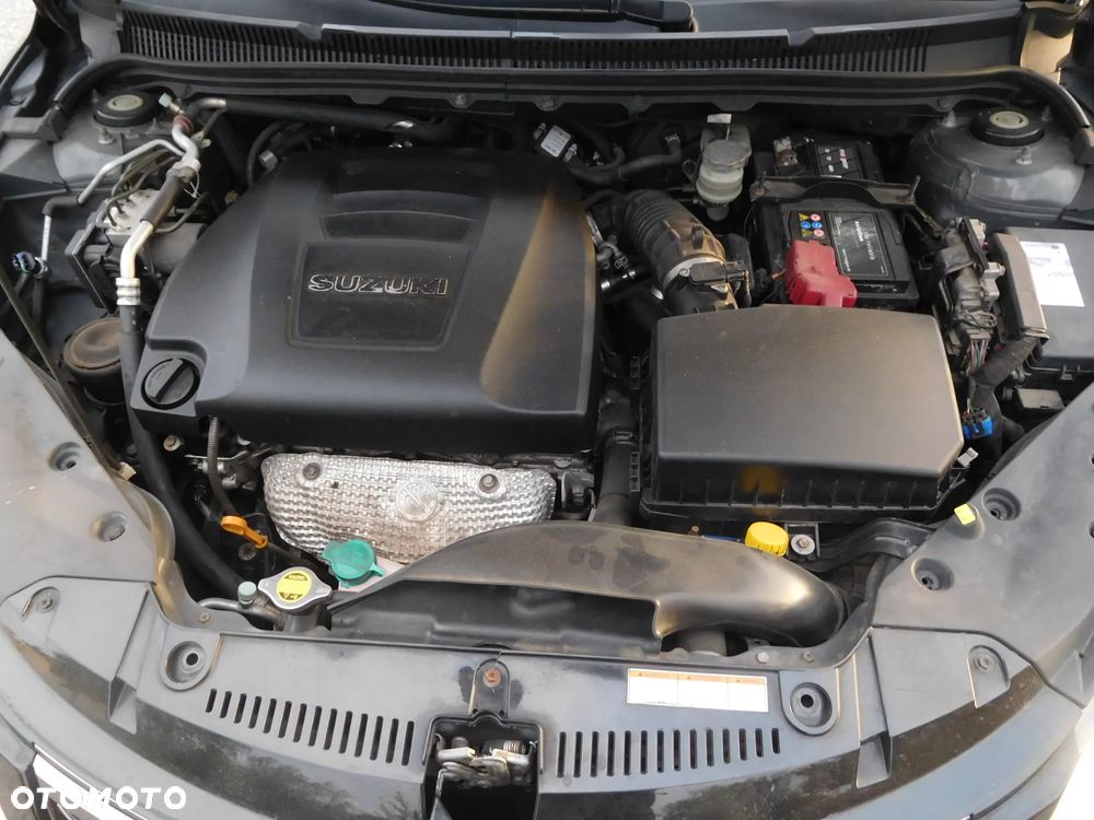 Suzuki Kizashi 2.4 Sport 4WD CVT - 14