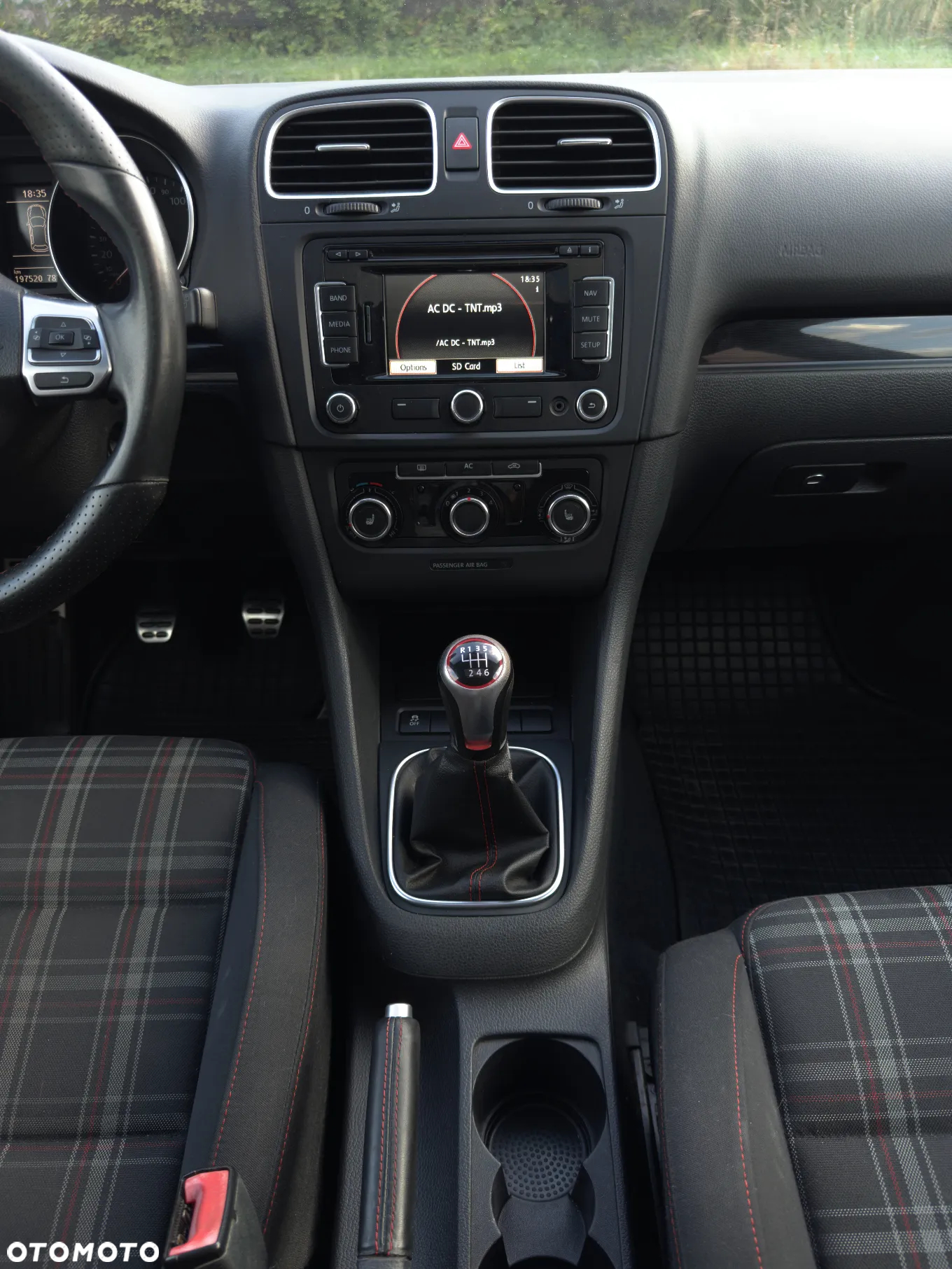 Volkswagen Golf VI 2.0 TSI GTI - 28