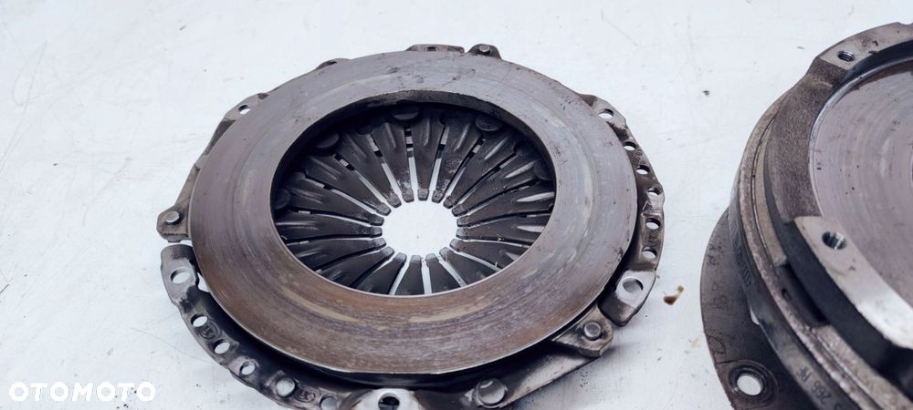SPRZĘGŁO KOŁO DWUMAS AUDI A4 A5 1.8 TFSI 0B1105266AF - 4
