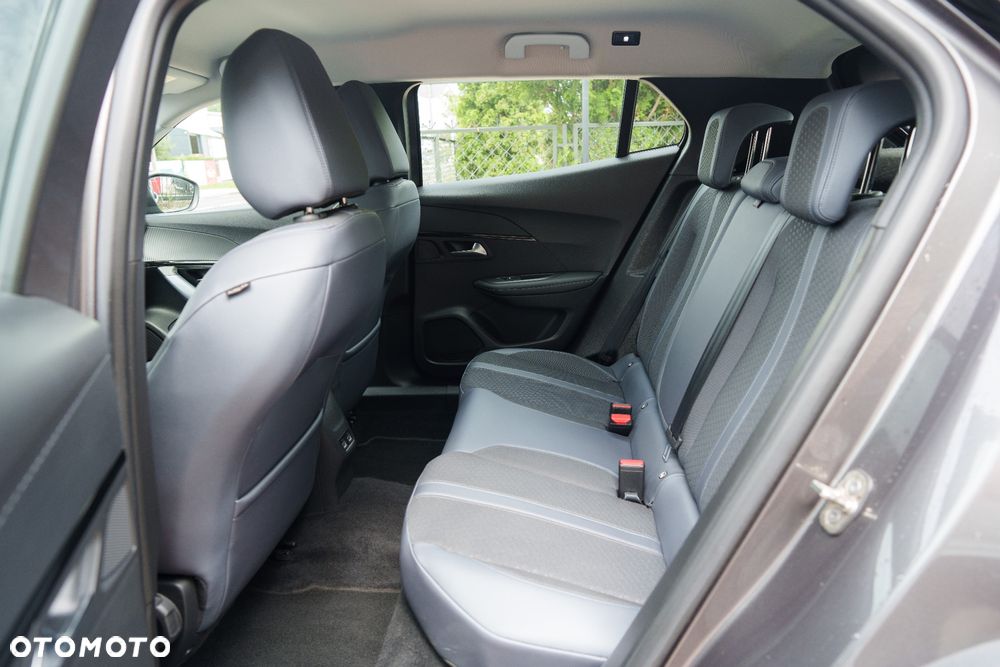 Peugeot 2008 PureTech 130 Allure - 12