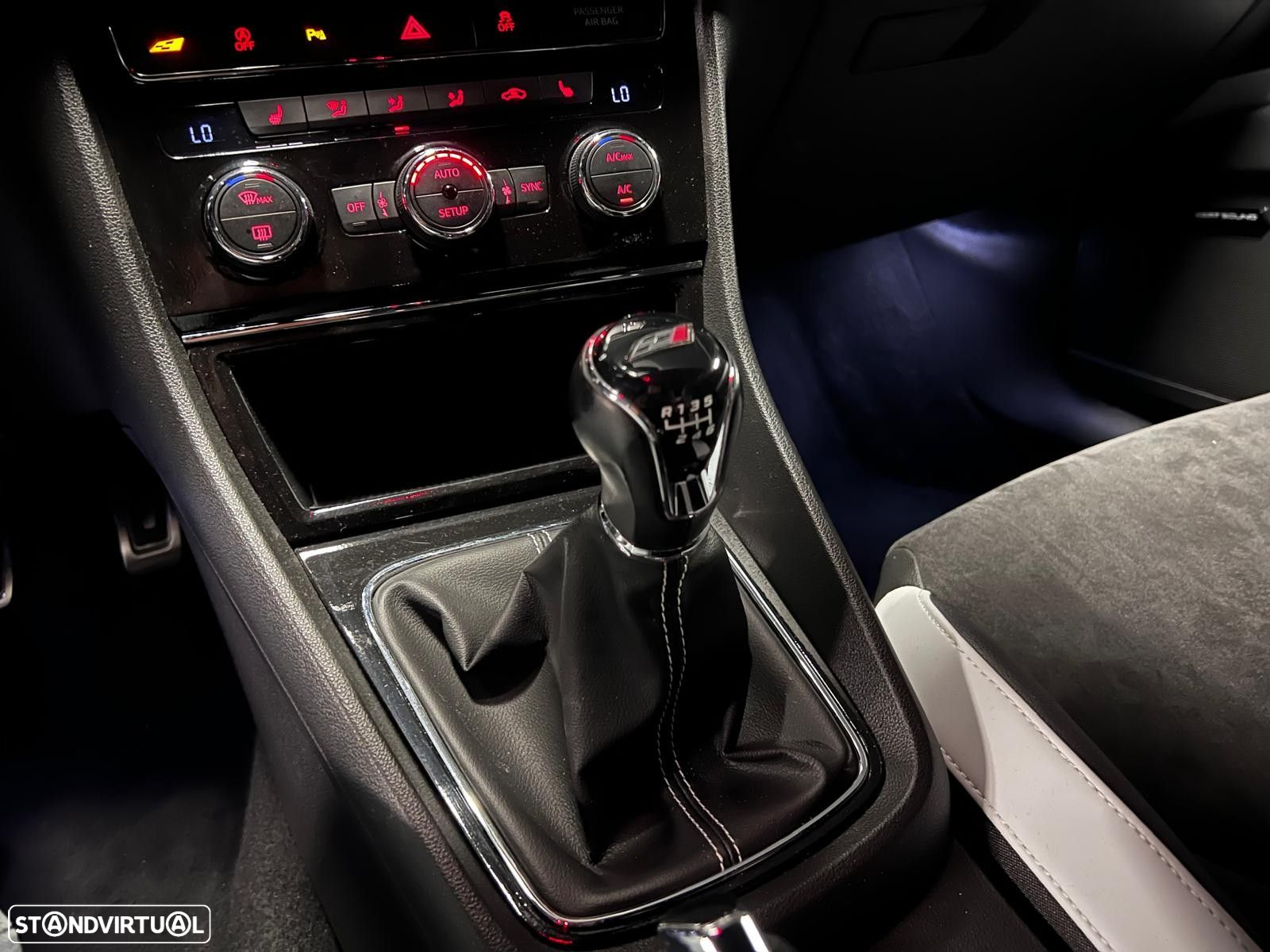 SEAT Leon 2.0 TSI Cupra DSG S/S - 24