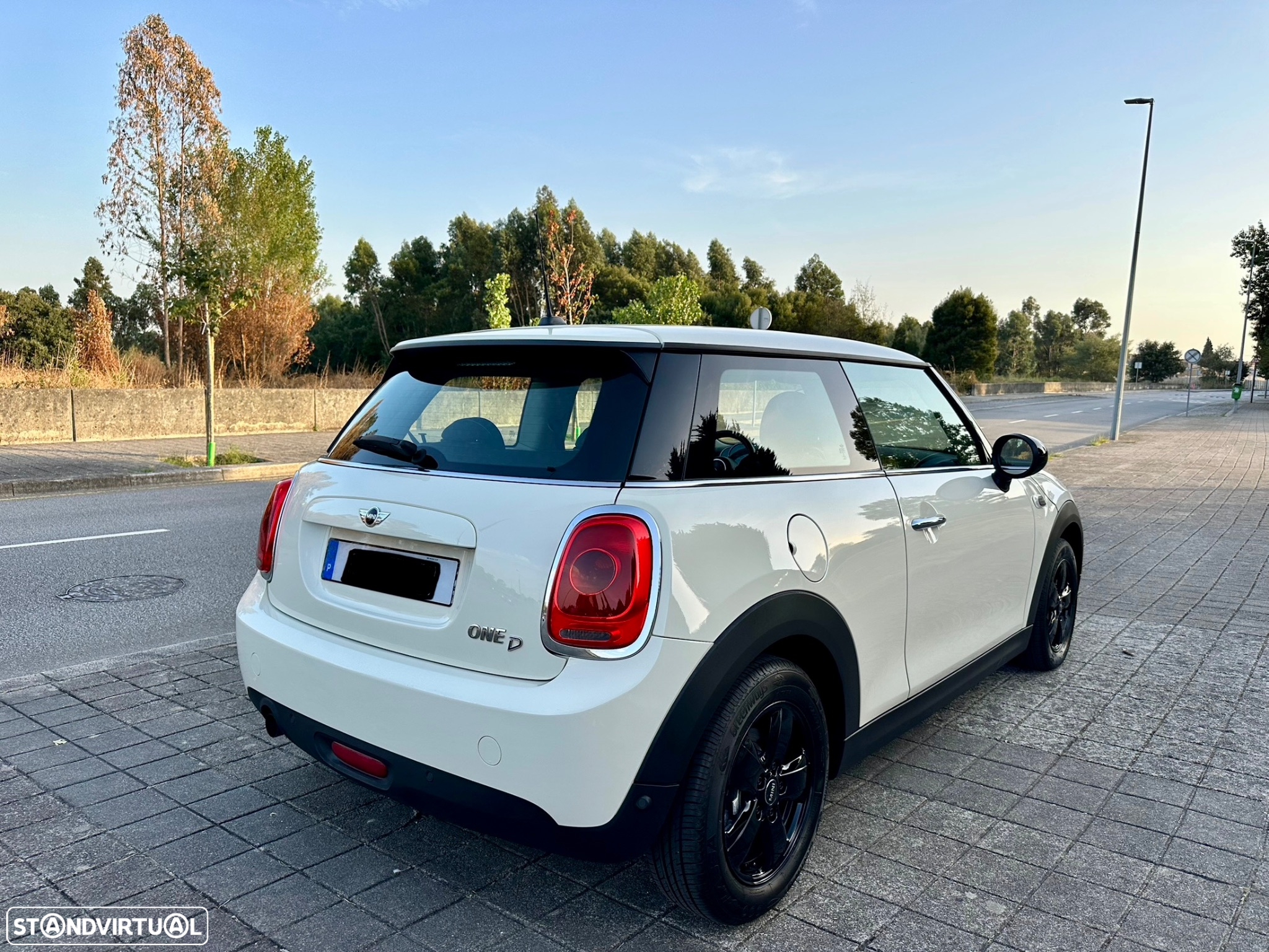 MINI 3 Portas One D - 6