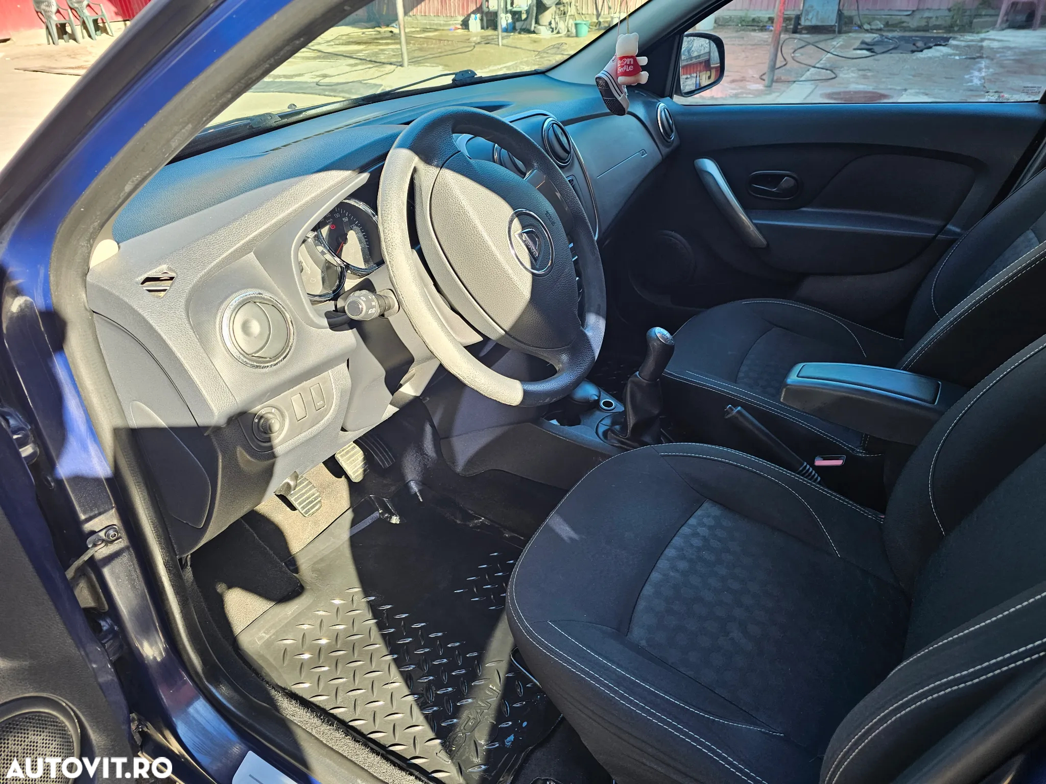 Dacia Logan 0.9 90CP Laureate - 8