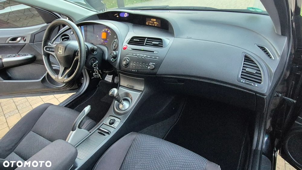 Honda Civic 1.4 i-VTEC Comfort Black Edition - 23