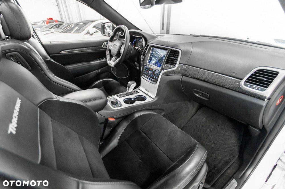 Jeep Grand Cherokee - 18