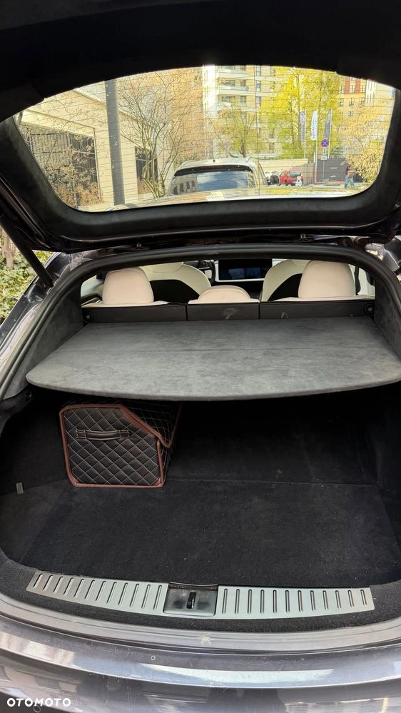 Tesla Model S Long Range - 32