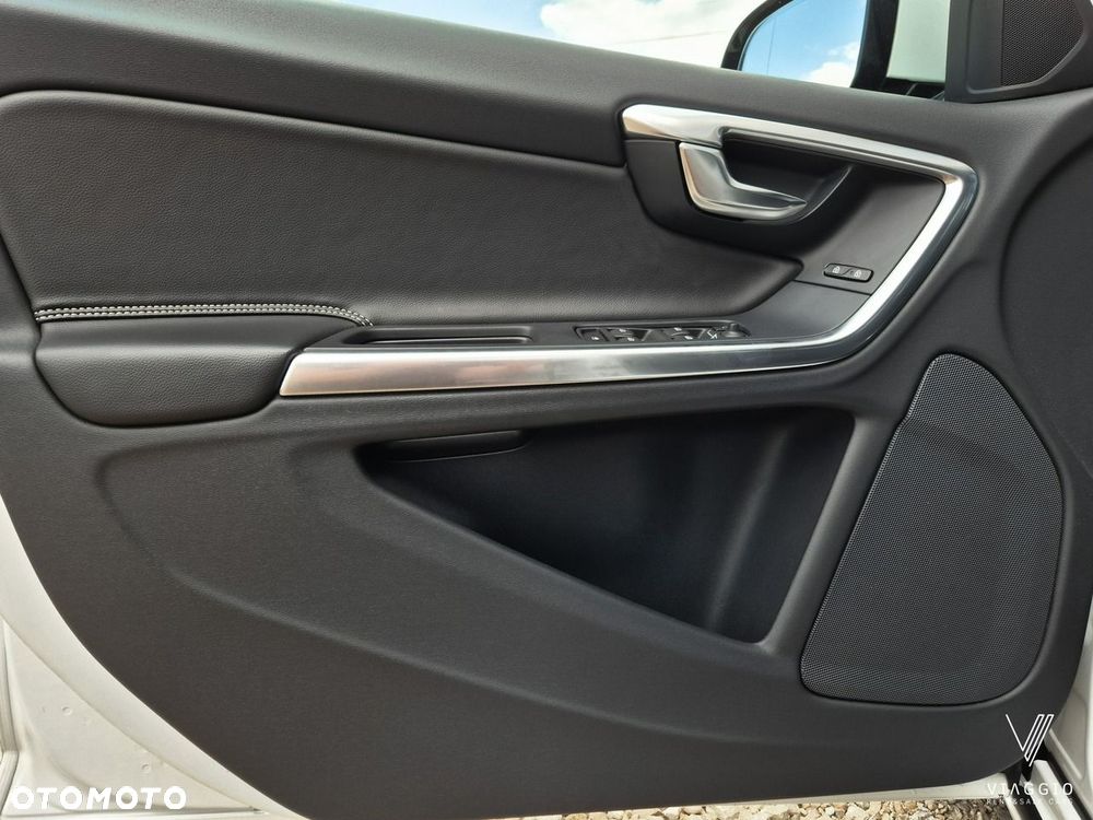 Volvo V60 D3 Momentum - 23
