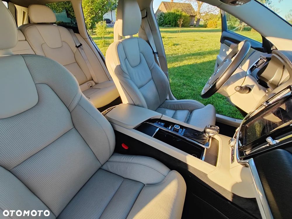 Volvo V90 Cross Country T6 AWD - 29