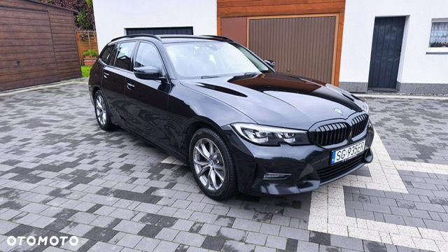 BMW Seria 3 320d Sport Line - 9