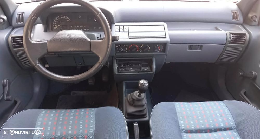 Renault Clio 1.2 RN - 3