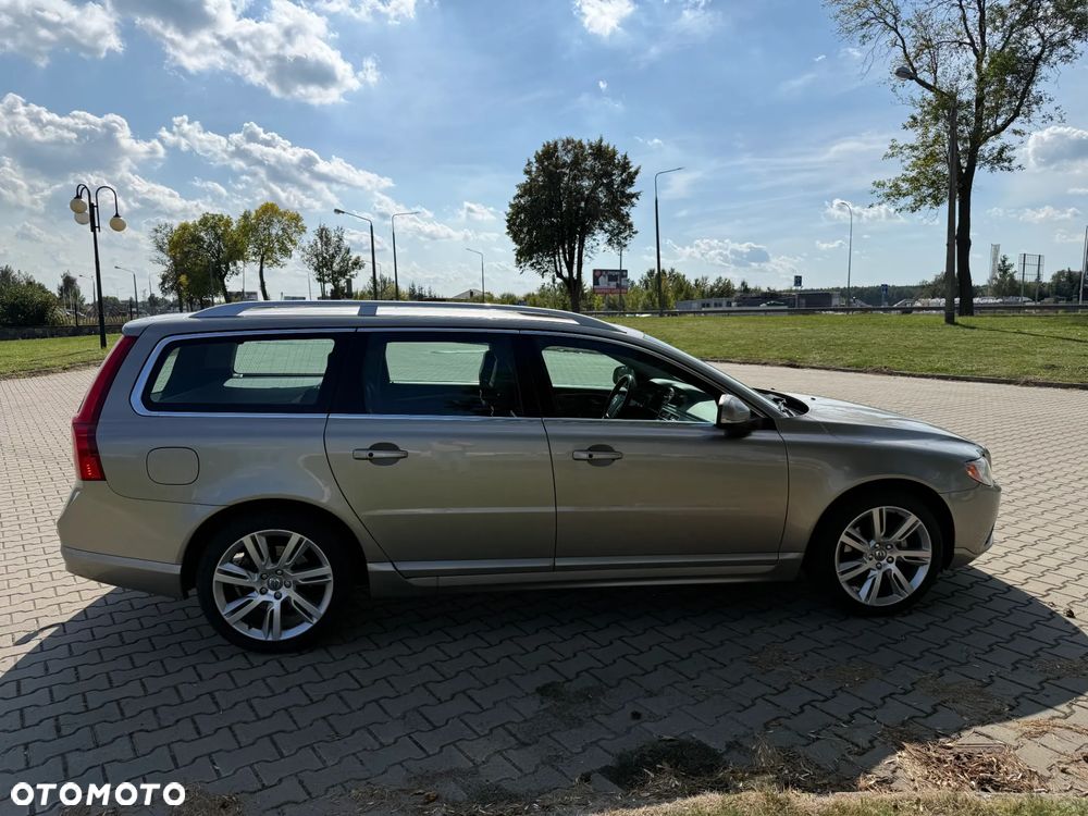 Volvo V70 2.0T Powershift Momentum - 9