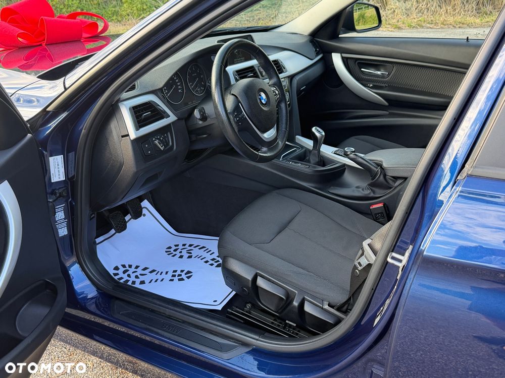 BMW Seria 3 318d Advantage - 17