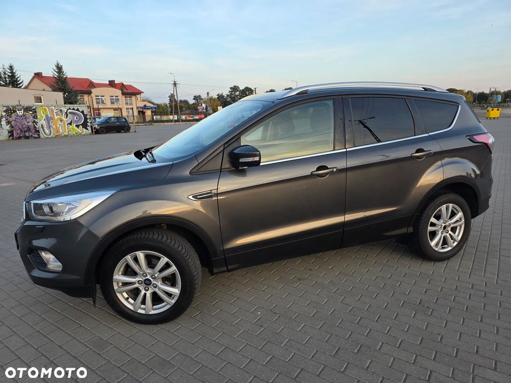 Ford Kuga 1.5 EcoBoost 2x4 Titanium - 3
