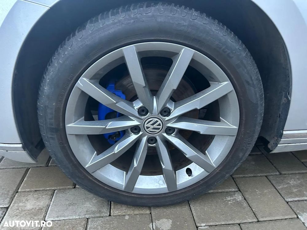 Volkswagen Passat - 11
