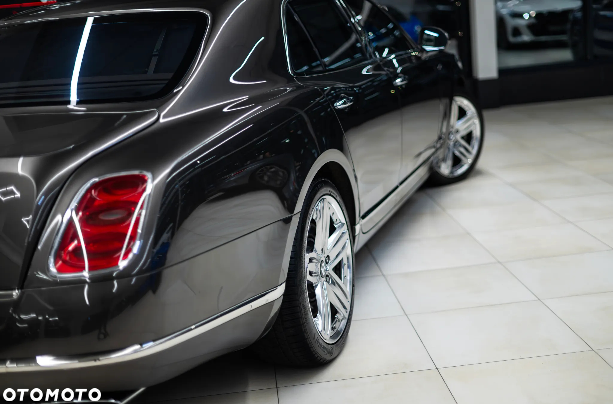 Bentley Mulsanne Standard - 12