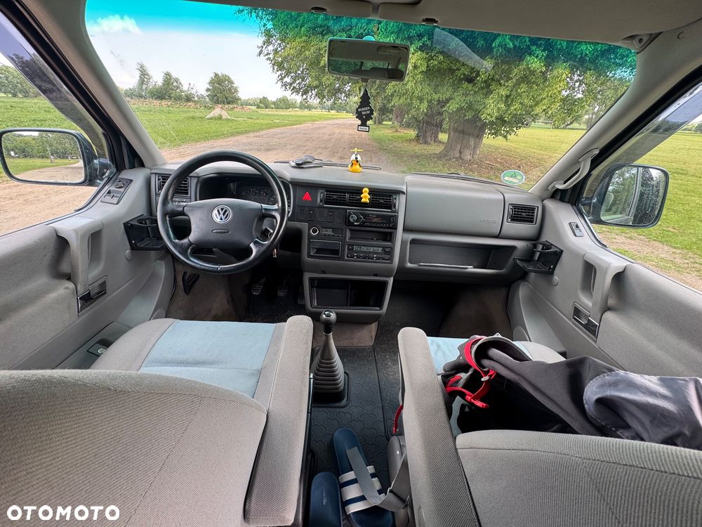 Volkswagen Multivan - 11