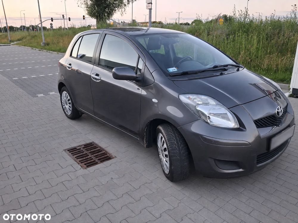 Toyota Yaris - 1