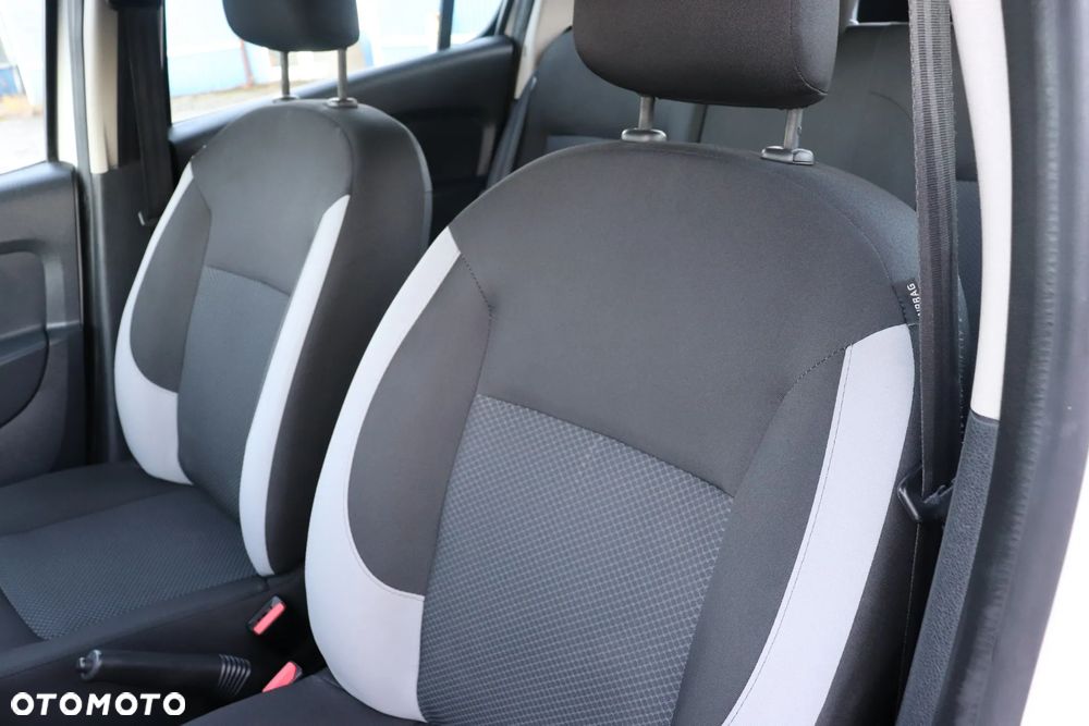 Dacia Sandero dCi 90 Laureate - 6