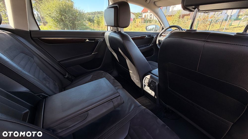Volkswagen Passat Variant 2.0 TDI DPF Sportline DSG - 17