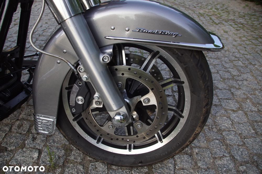 Harley-Davidson Touring Road King - 11