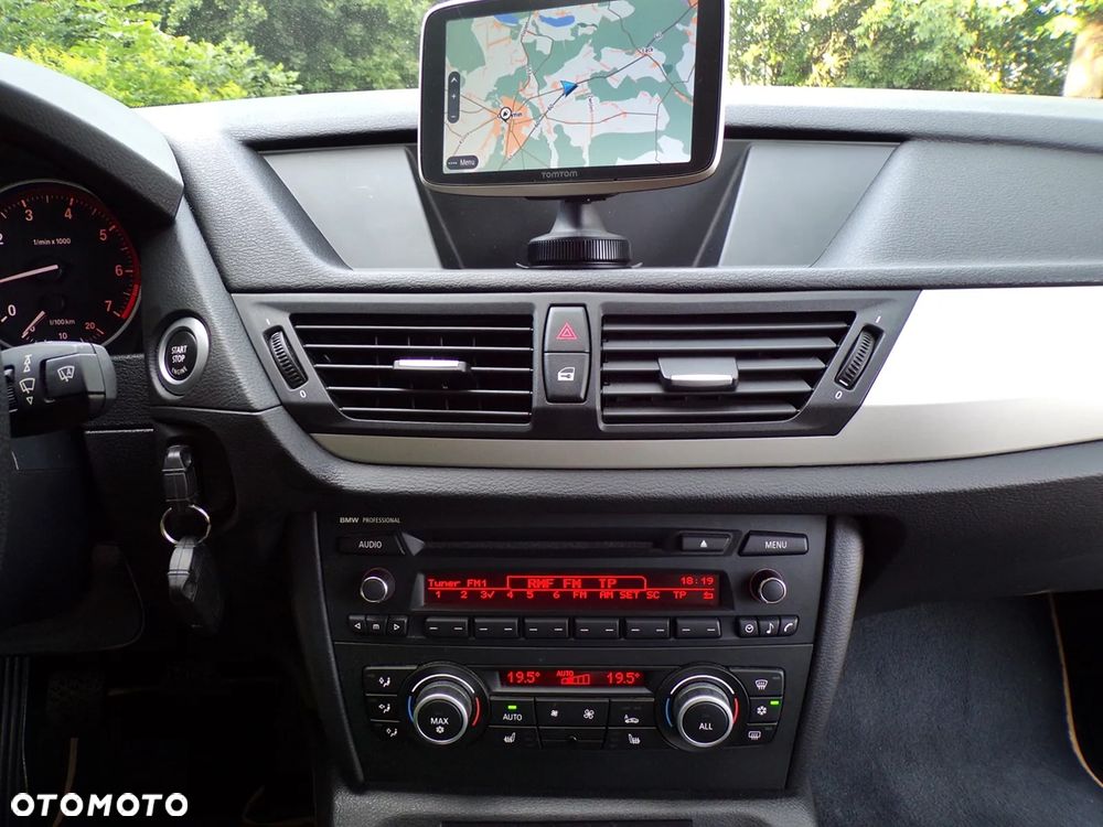 BMW X1 ver-sdrive18i-xline - 23
