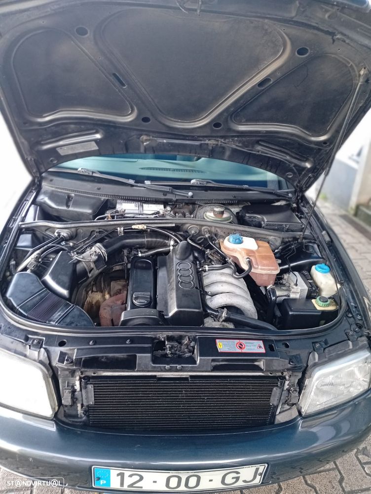 Audi A4 1.6 Confort - 10