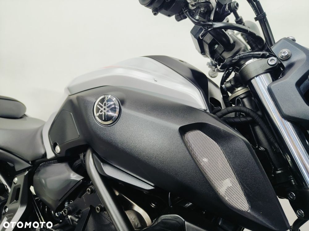 Yamaha MT - 6