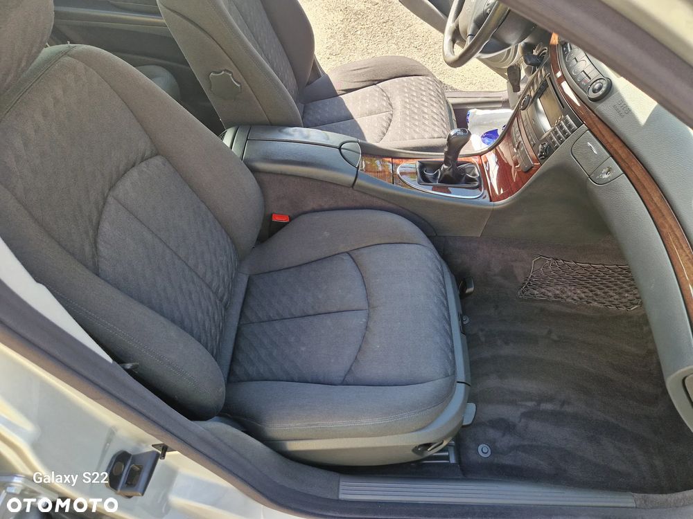 Mercedes-Benz Klasa E 240 Elegance - 19
