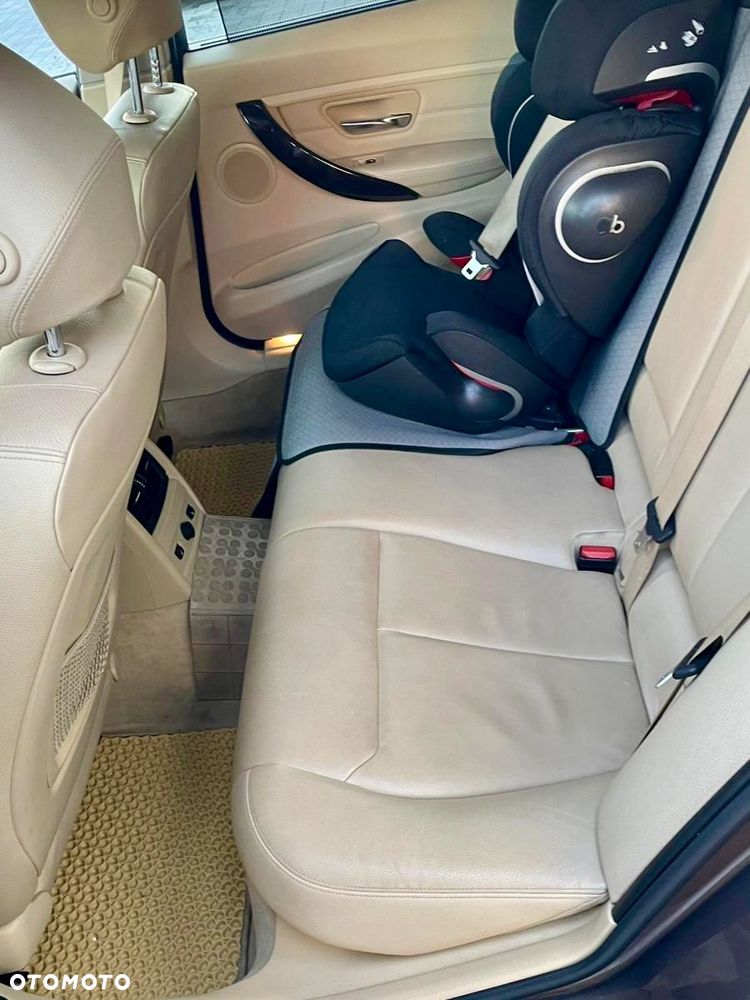 BMW Seria 3 320d Touring Efficient Dynamics Edition - 12