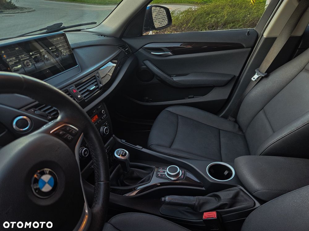 BMW X1 sDrive18d - 11
