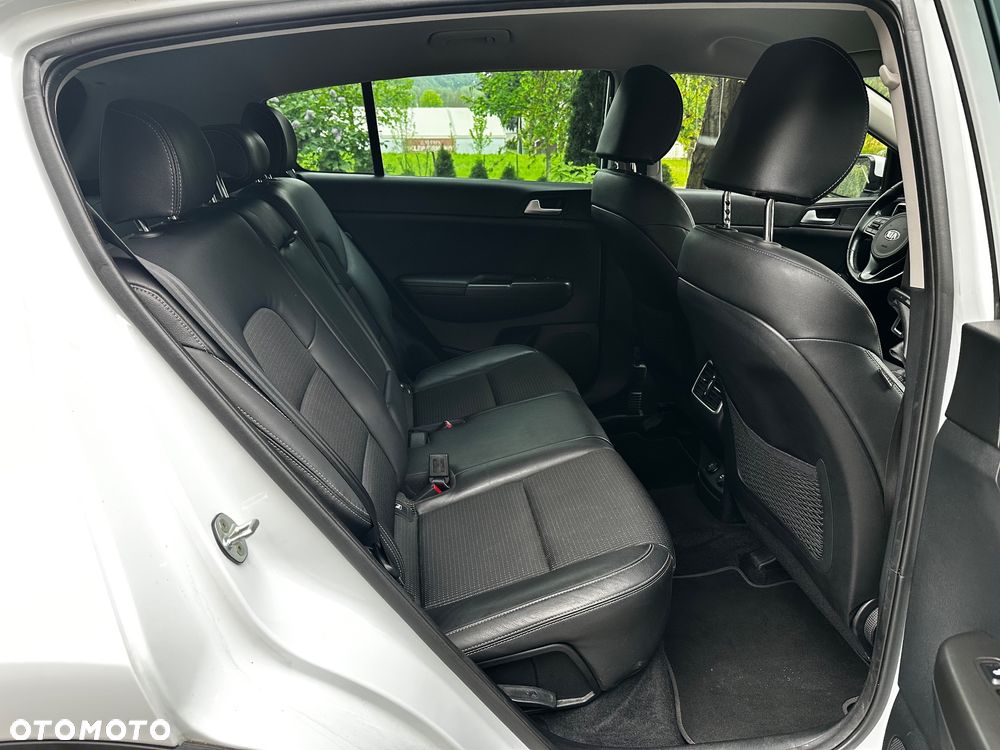 Kia Sportage 1.7 CRDI 2WD Dream-Team Edition - 18