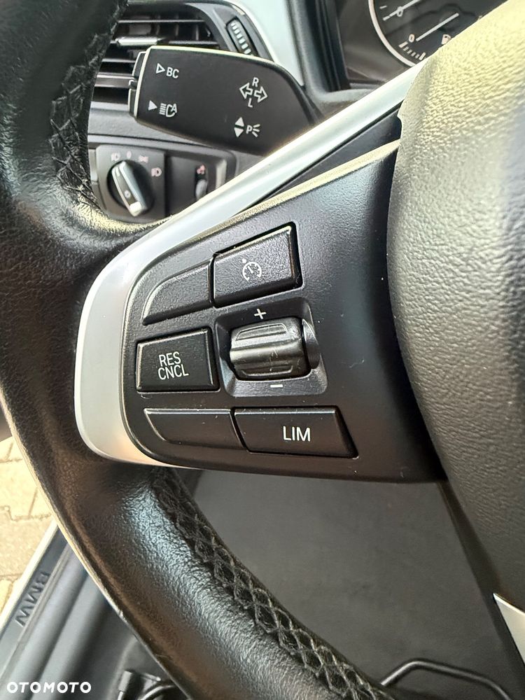 BMW X1 sDrive18i Sport Line - 25
