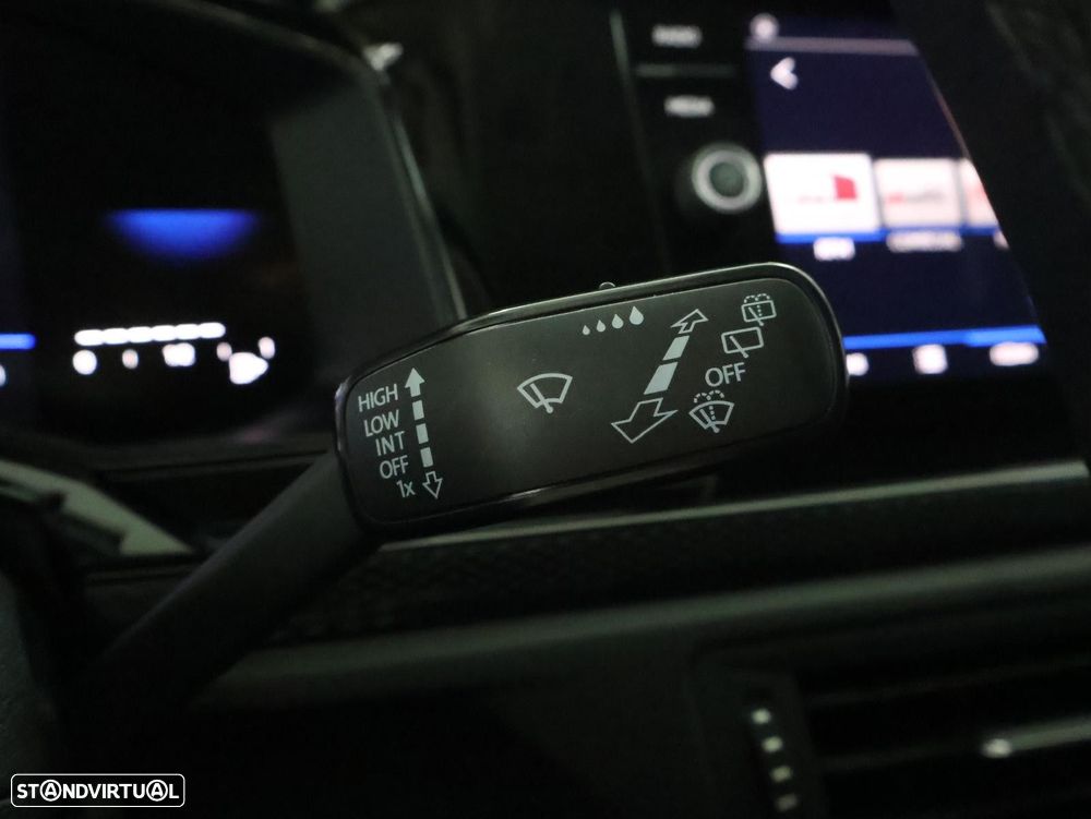 Volkswagen Taigo 1.0 TSI Urban DSG — fotografia 19
